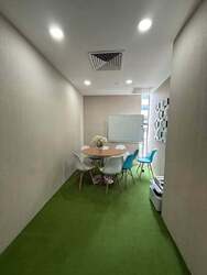 Palais Renaissance (D9), Office #632373331